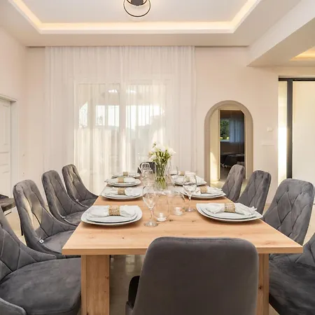 Vila V - Infinity Villas, For Large Groups With Private Pool, By Zantewize Kalamákion
