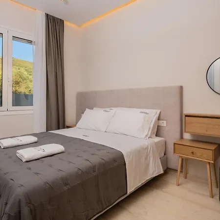 V - Infinity Villas, For Large Groups With Private Pool, By Zantewize Villa Kalamákion